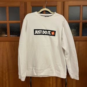 NIKE Just Do It Crew Neck
